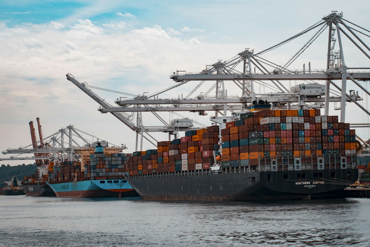 Port de Matadi – conteneurs sur le fleuve Congo